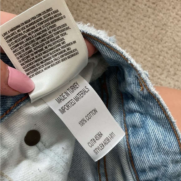 Agolde Distressed Raw Hem Shorts Size 26 Light Wash - Picture 5 of 9